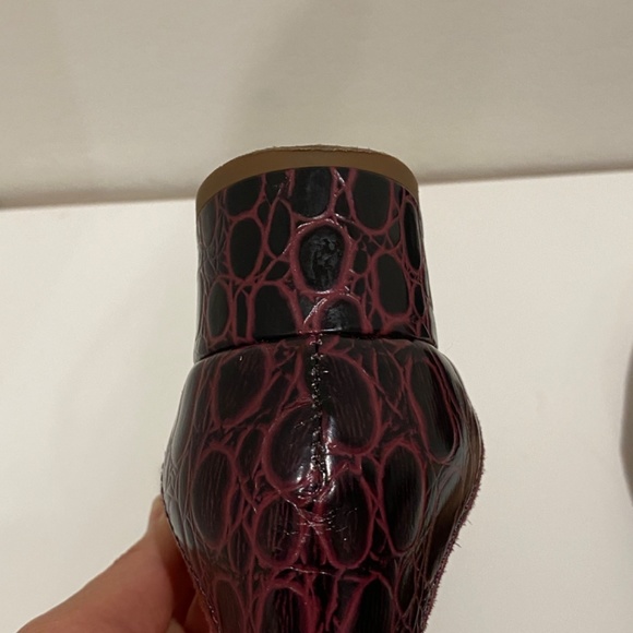 Suede pump with croc heel size 7 - Picture 4 of 6